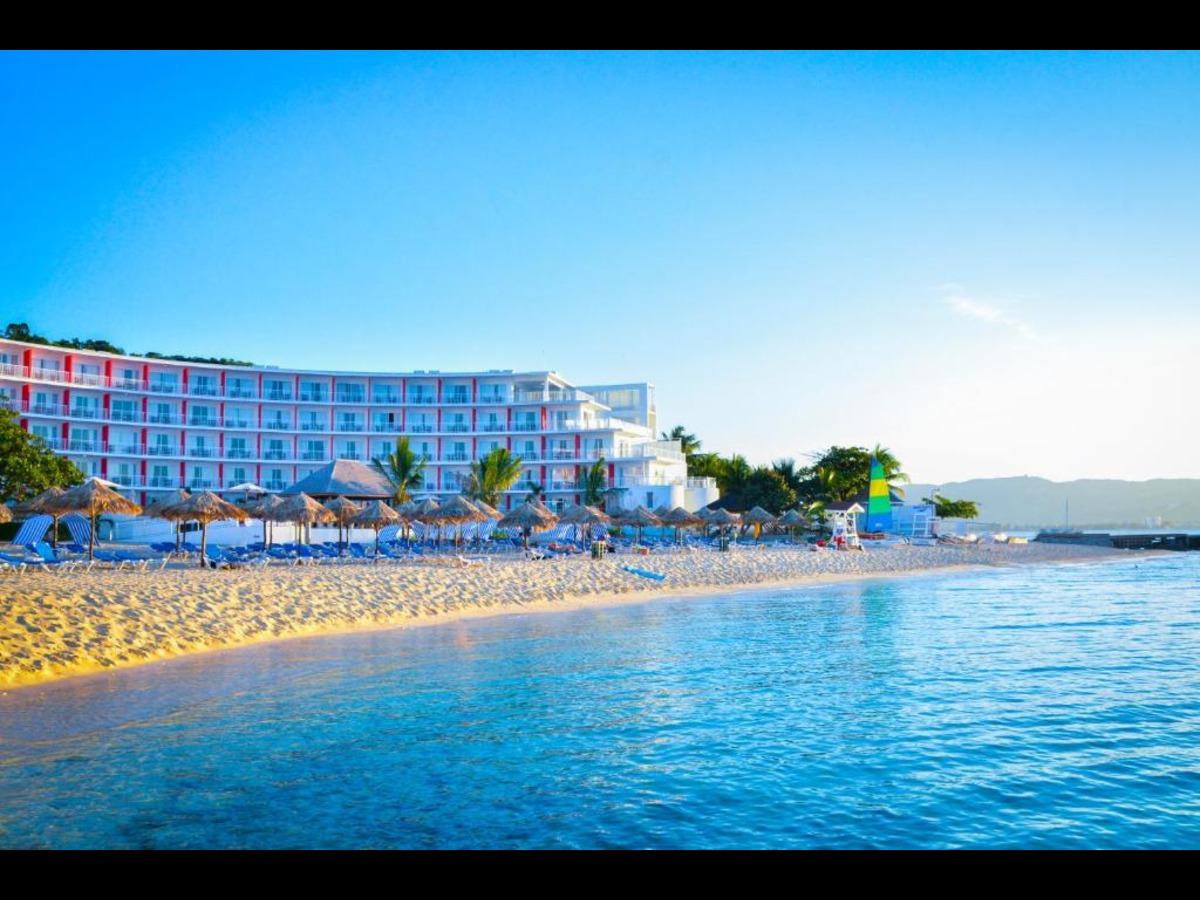 Royal Decameron Cornwall Beach